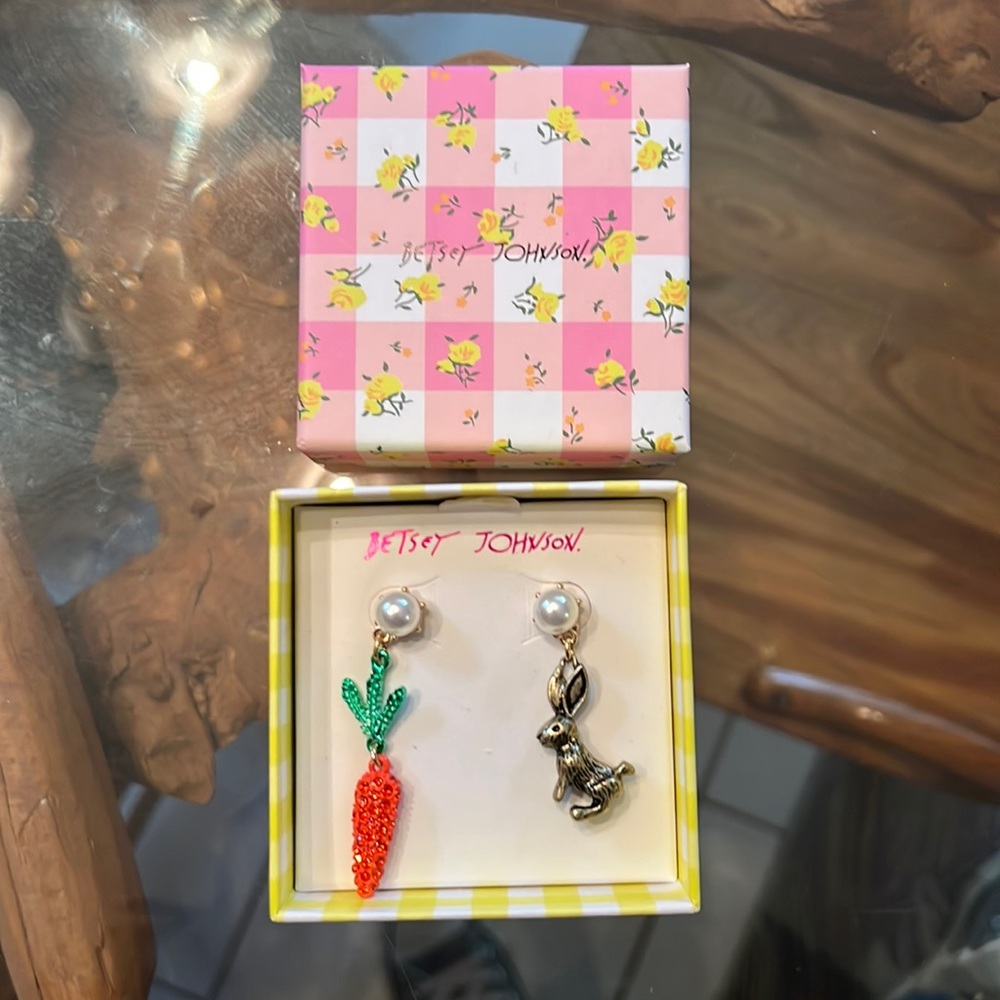 NEW Betsy Johnson bunny earrings